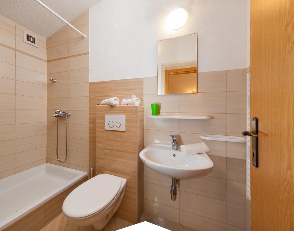 Apartments Mande And Kate Baška Voda Δωμάτιο φωτογραφία